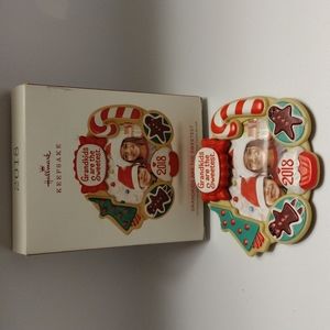 Hallmark 2018 GRANDKIDS ARE THE SWEETEST Christmas Ornament Picture Frame NIB